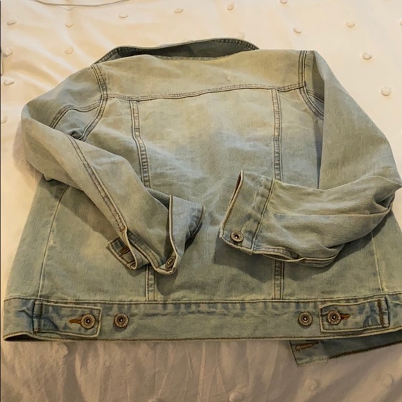 Jean jacket - Picture 2 of 3